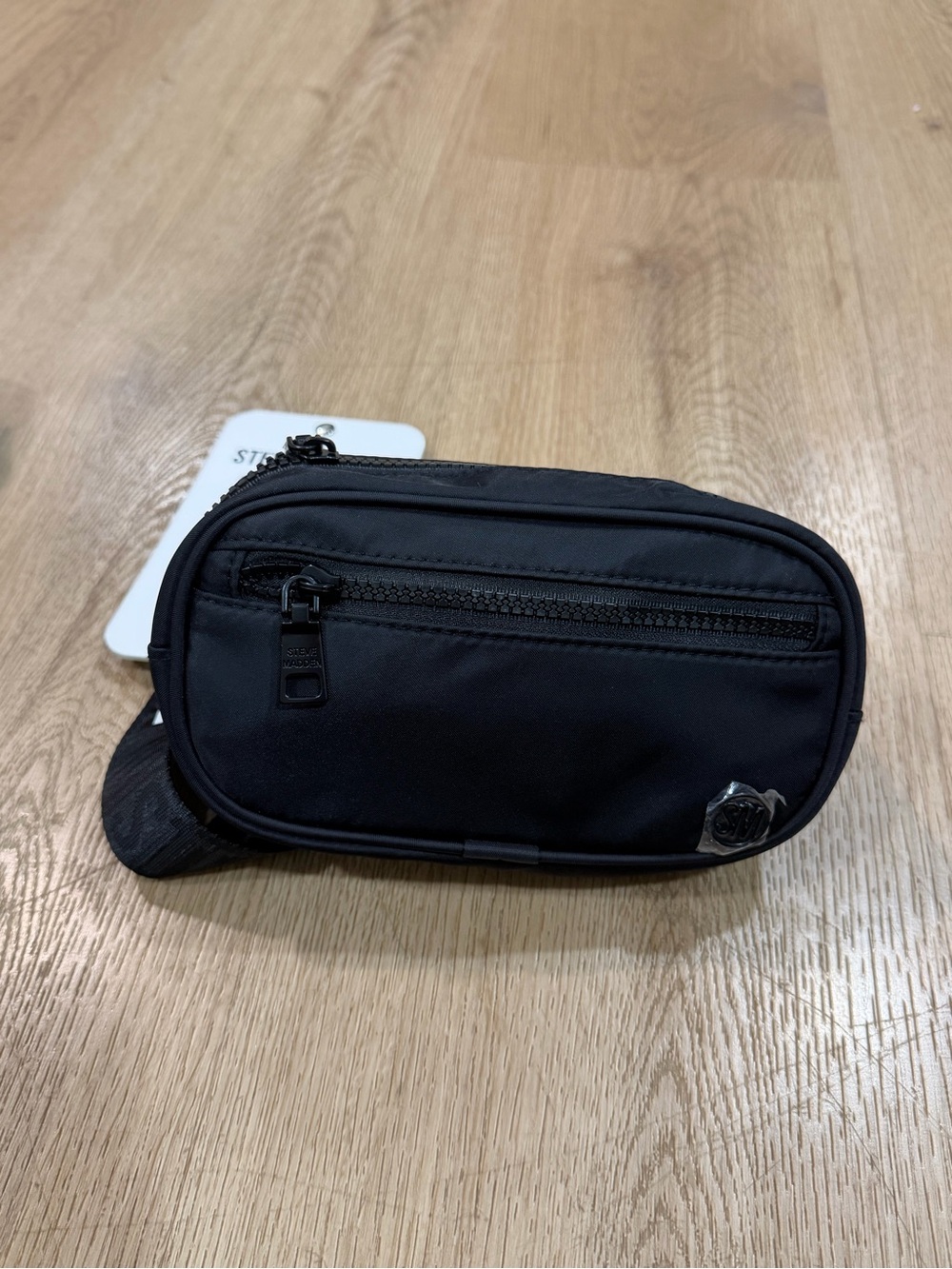 Steve Madden Black Compact Crossbody Bag - Sleek Everyday Carry
